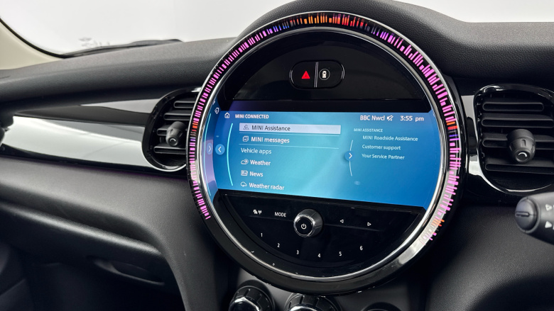 MINI Hatchback 1.5 Cooper Classic Premium 3dr Petrol Hatchback